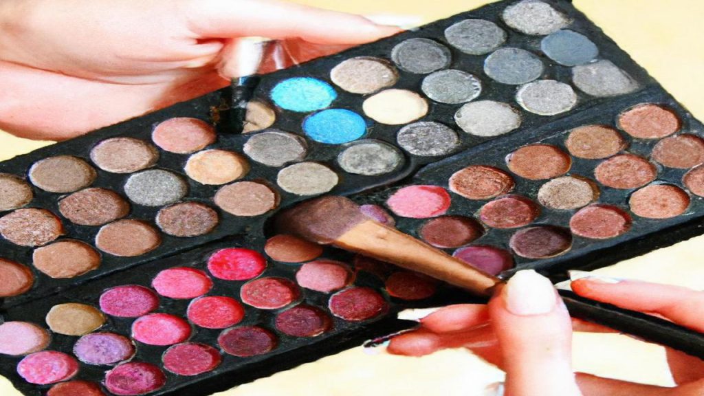 Jak zrobić makijaż smokey eye dla początkujących?